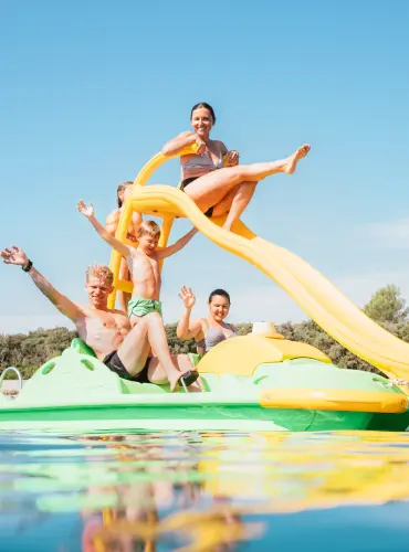 Pedalo_370x500