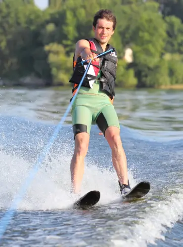 Waterski_370x500